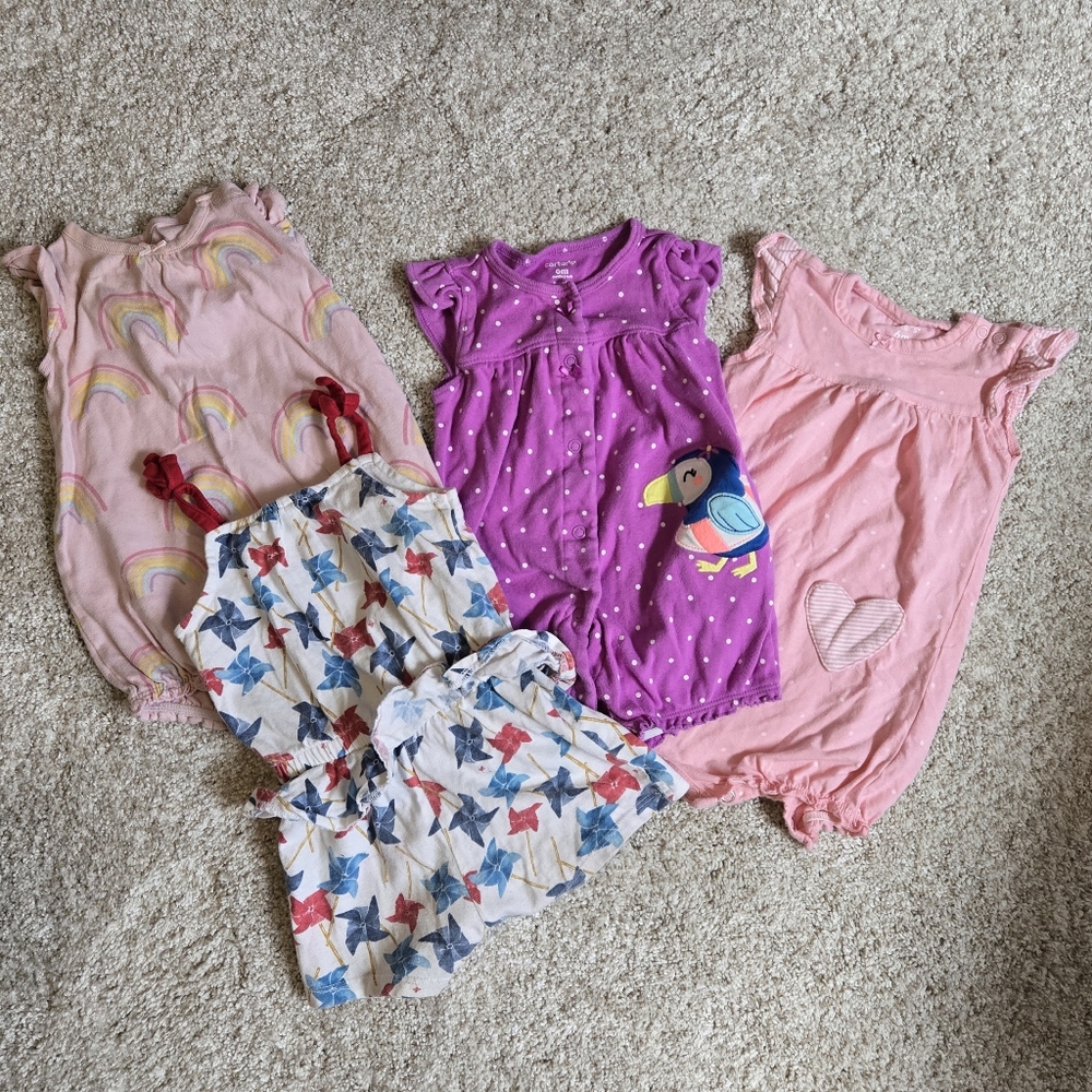 Set Of 4 Carters Rompers Size 6 Months